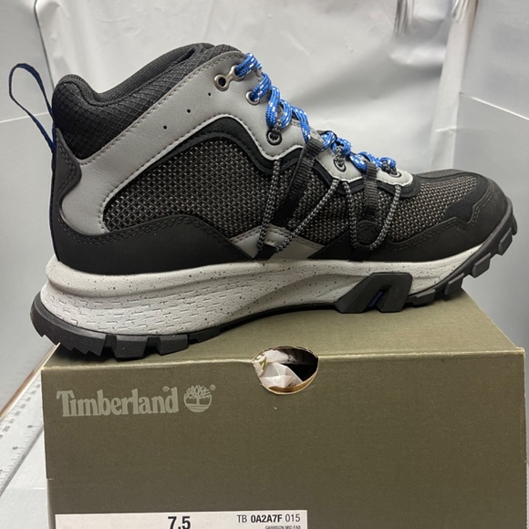 BNWT Timberland Garrison Trail Hiking Boots Size 7.5 Black/Blue - Picture 2 of 5